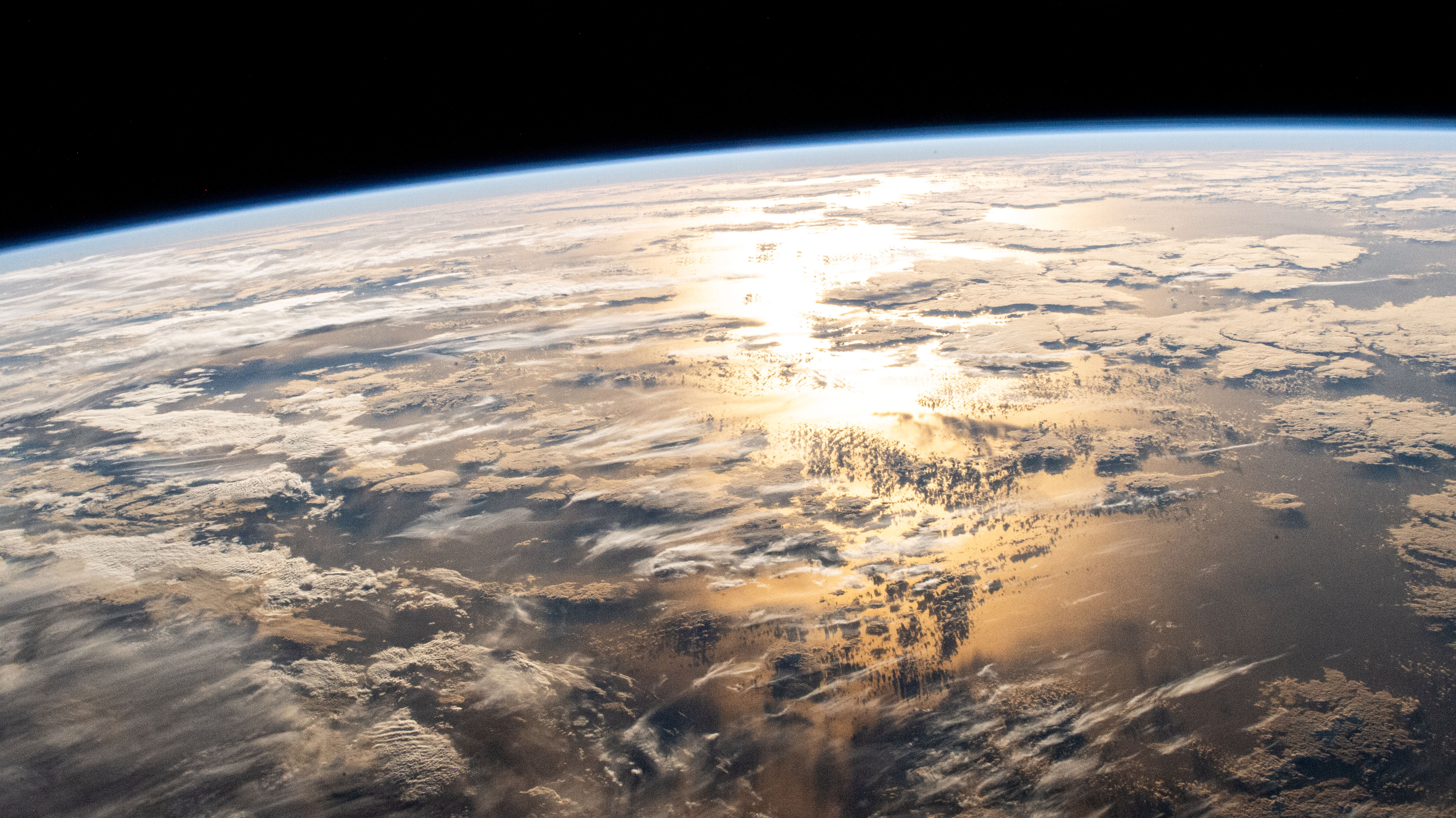 Conexões Aeroespaciais: hora de ir além - Imagem da Terra vista da Estação Espacial Internacional